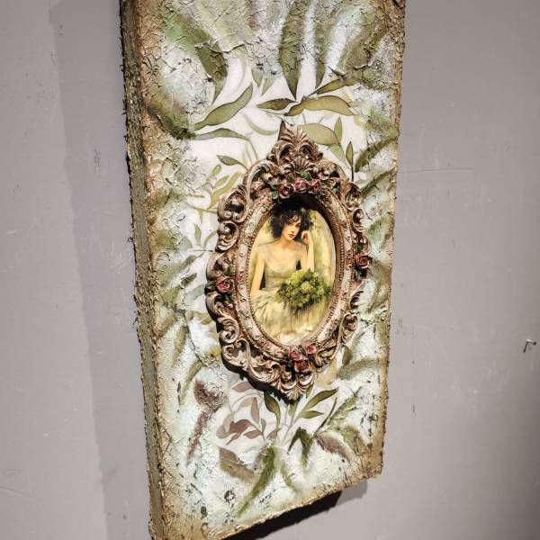 Kız Desenli Ahşap Pano 